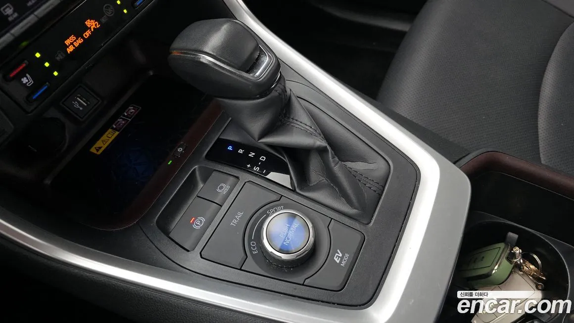 Toyota RAV4 2023 из KR, фото 9