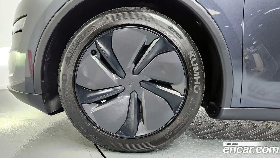 Tesla Model Y 2025 из KR, фото 5