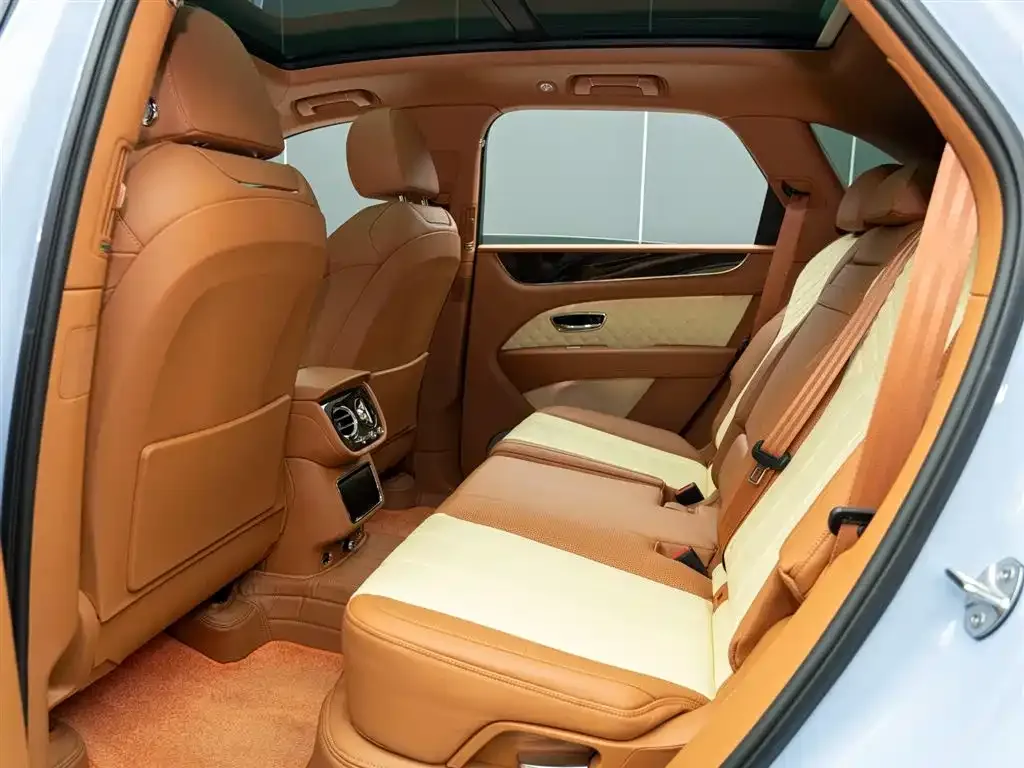 Bentley Bentayga — фото 10