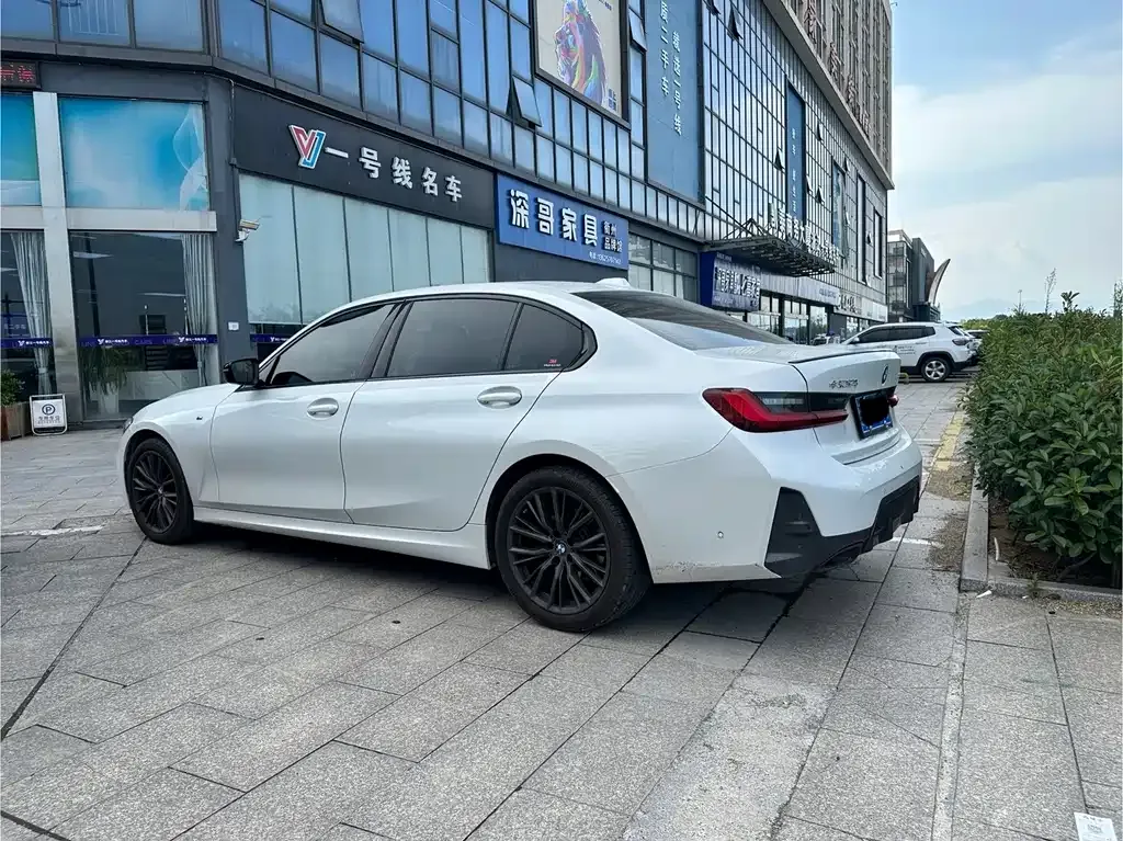 BMW 3 Series 2023 из CN, фото 4