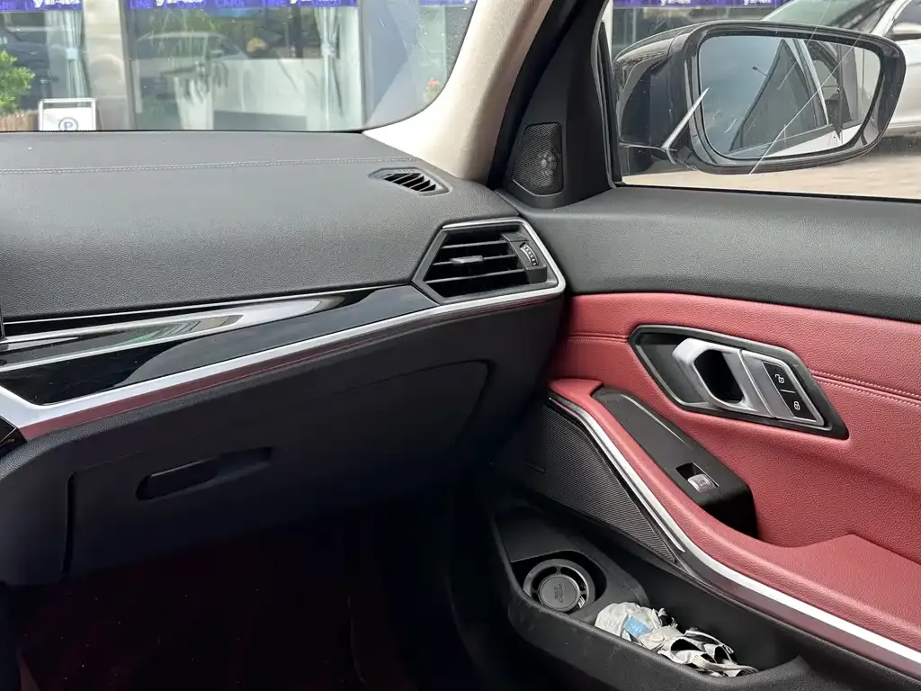 BMW 3 Series 2023 из CN, фото 9