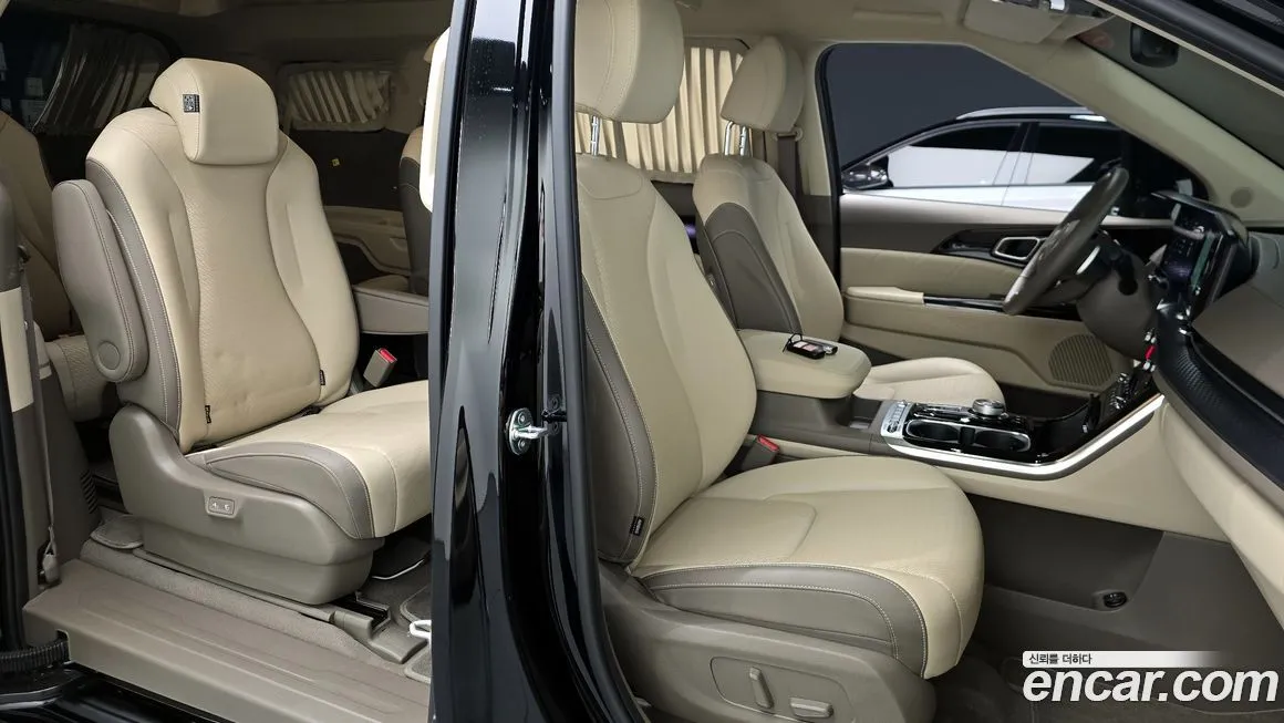 Kia Carnival — фото 10