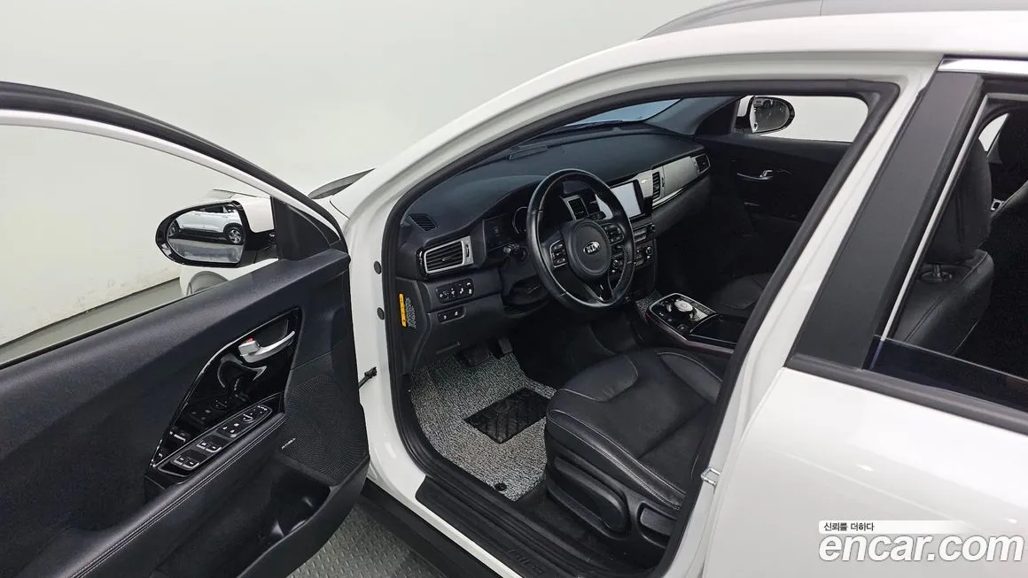 Kia Niro — фото 10