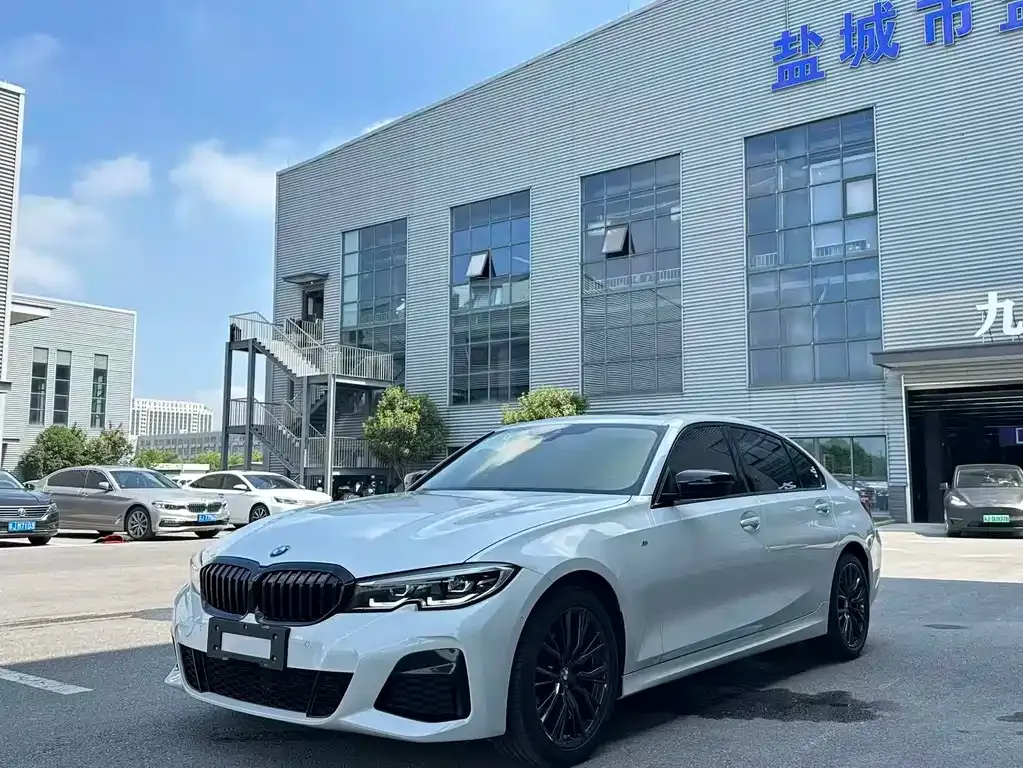 BMW 3 Series 2022 из CN, фото 1