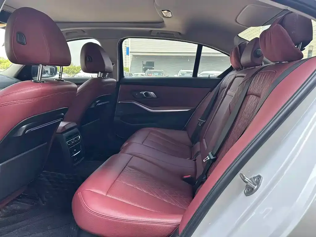 BMW 3 Series 2022 из CN, фото 8