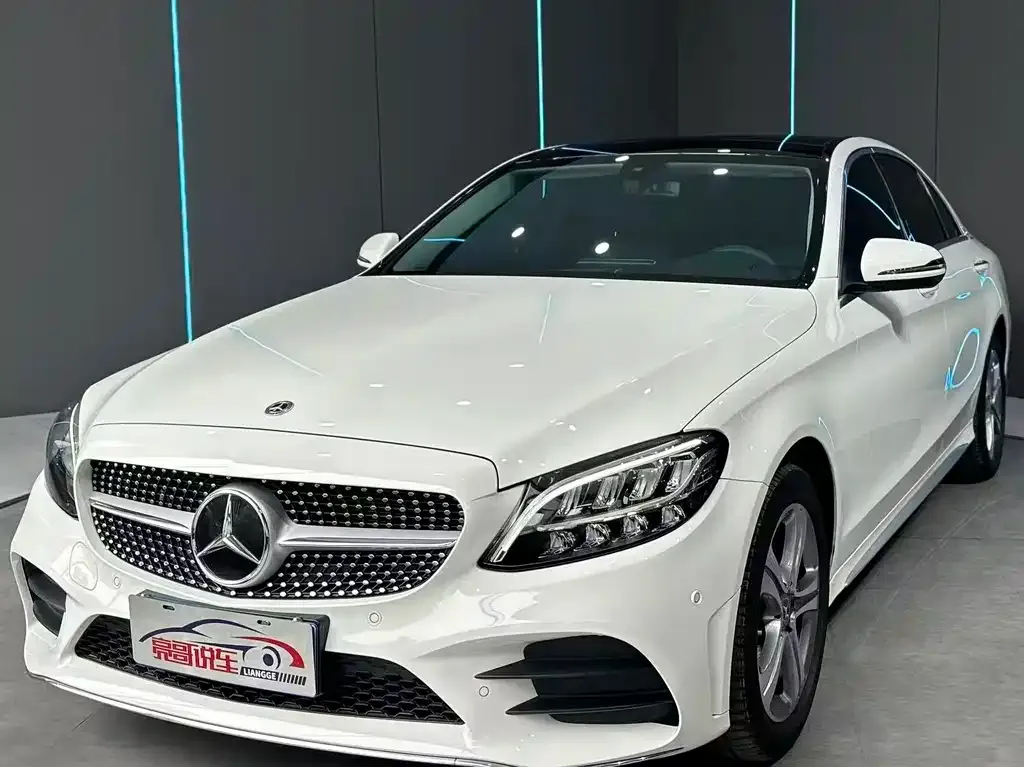 Mercedes-Benz C-Class — фото 1