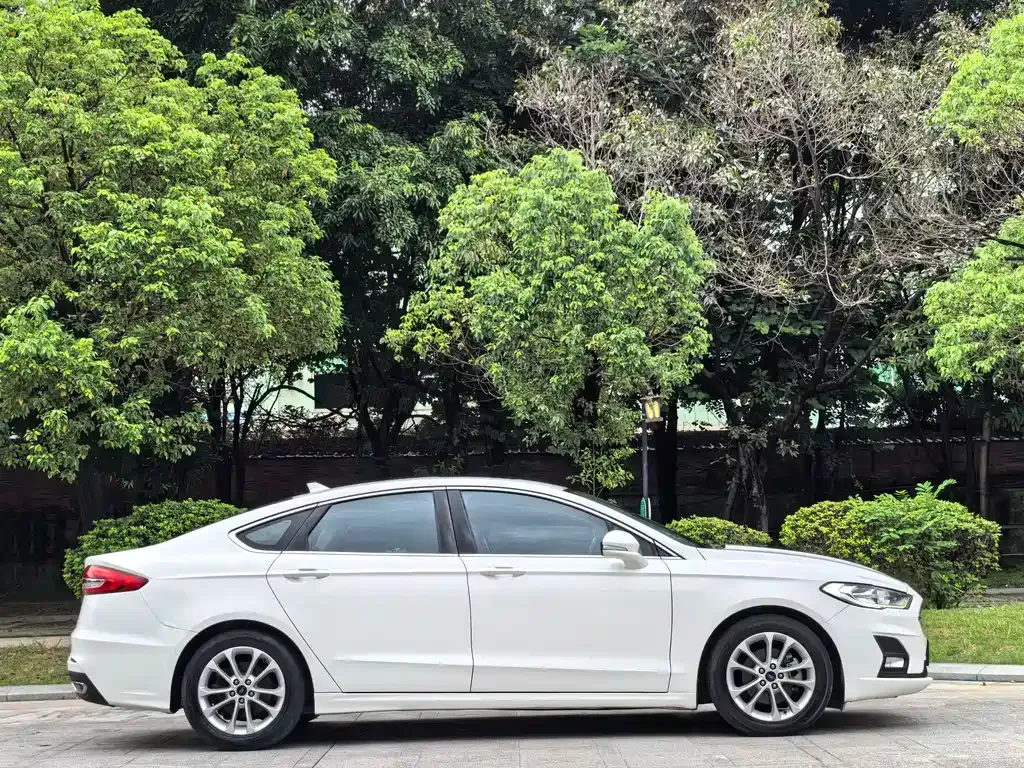 Ford Mondeo 2021 из CN, фото 7