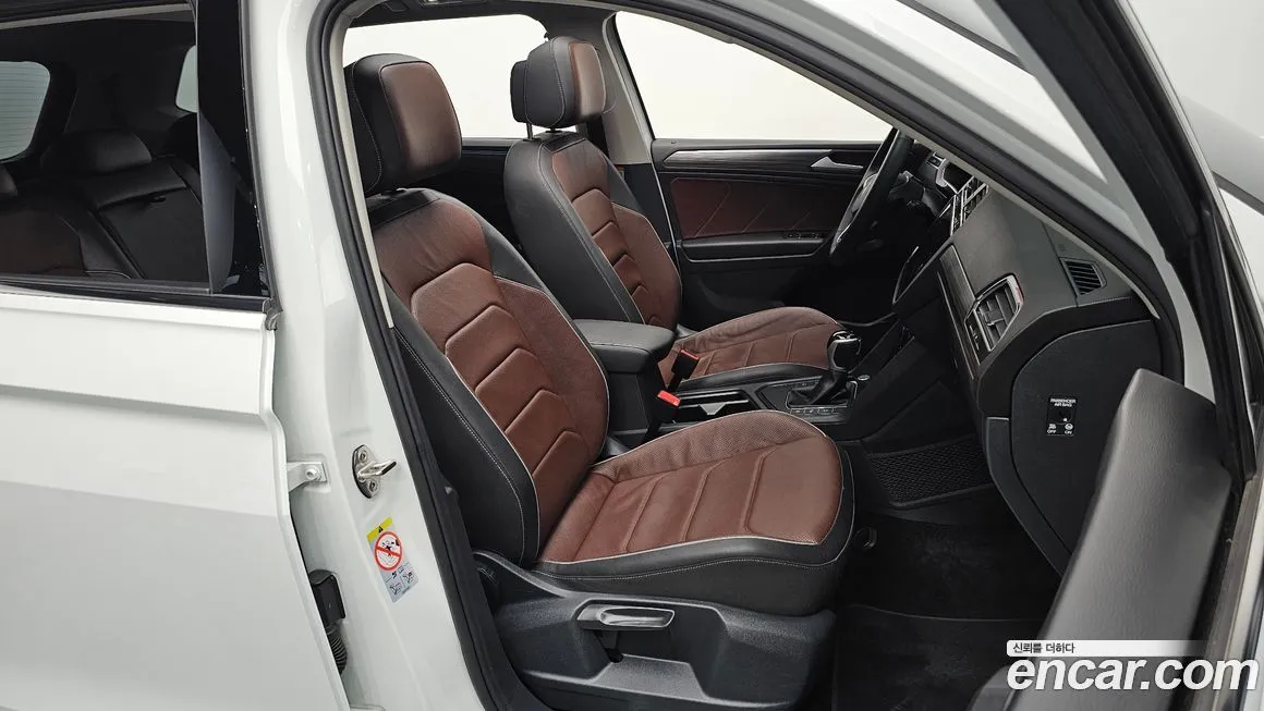 Volkswagen Tiguan — фото 10