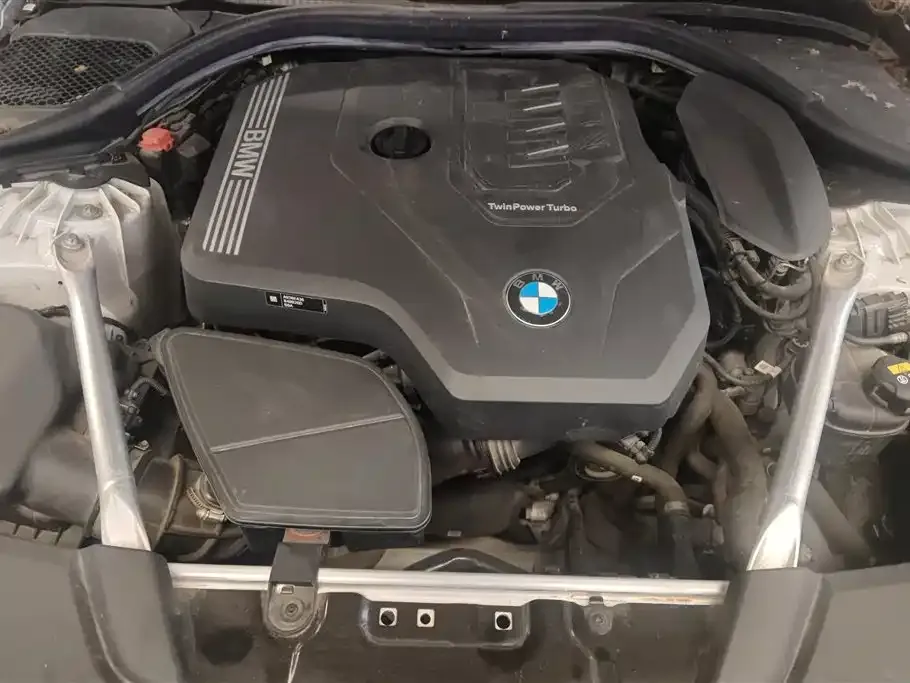 BMW 5 Series — фото 10