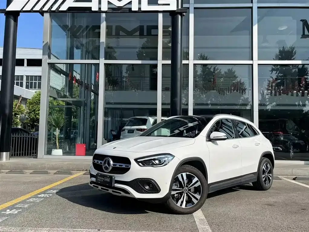 Mercedes-Benz GLA — фото 1