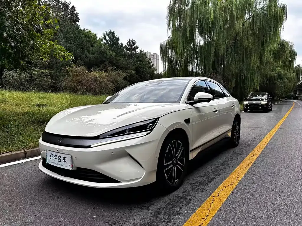 BYD Qin L — фото 1
