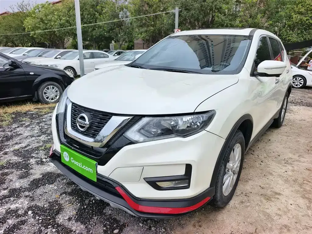 Nissan X-Trail — фото 1