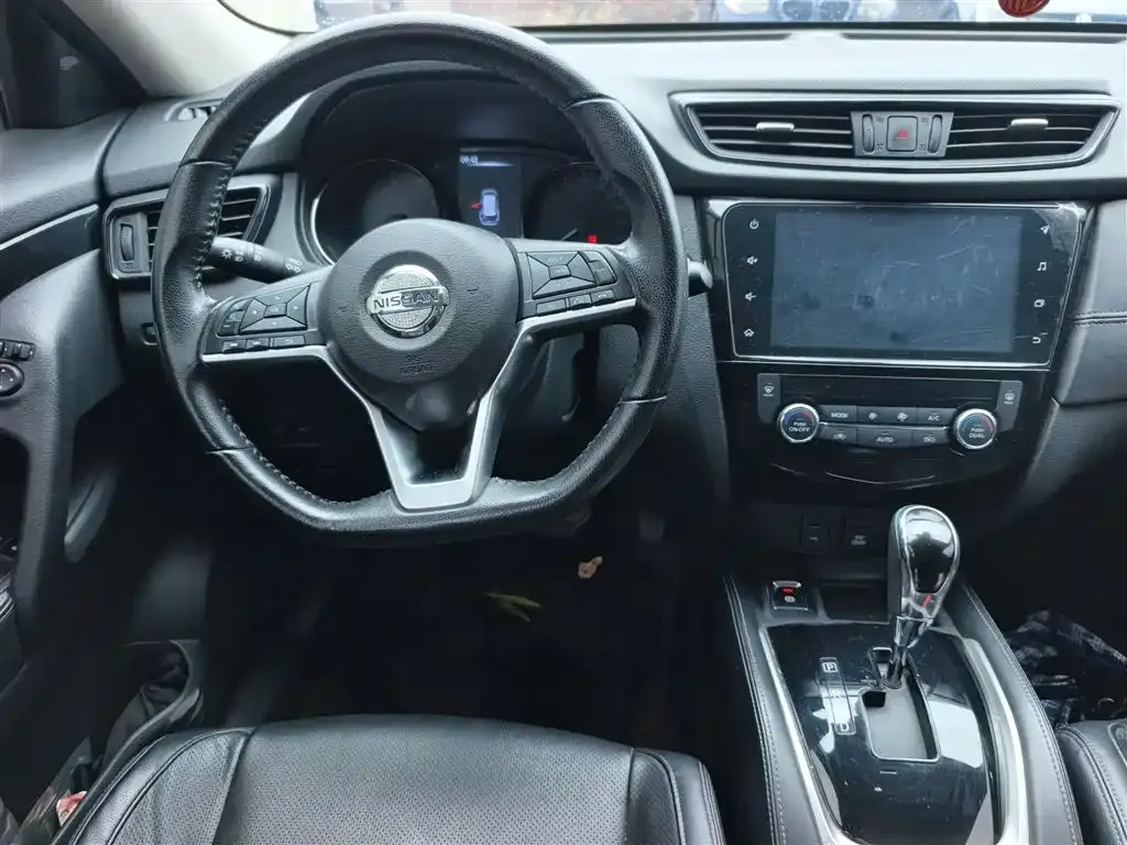 Nissan X-Trail — фото 10