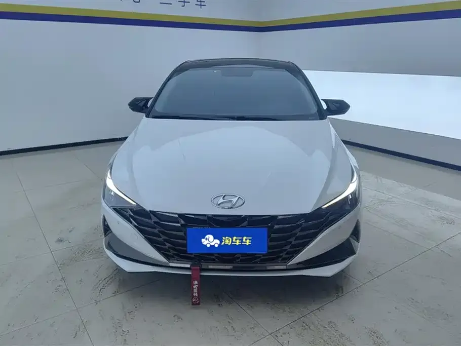Hyundai Elantra 2023 из CN, фото 2