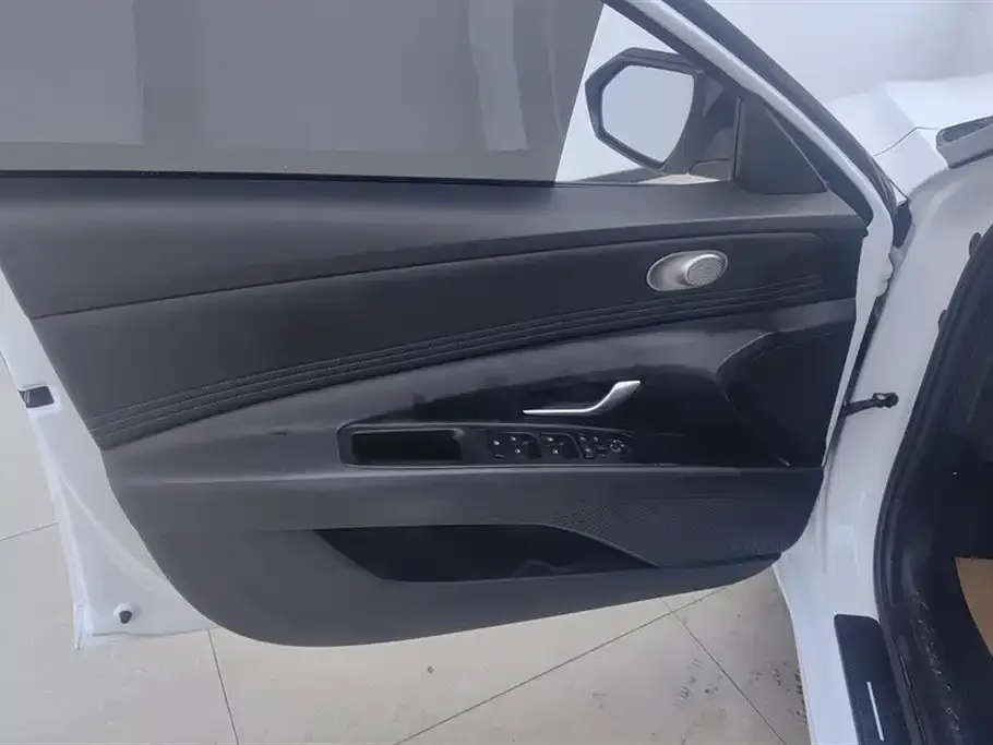 Hyundai Elantra 2023 из CN, фото 7