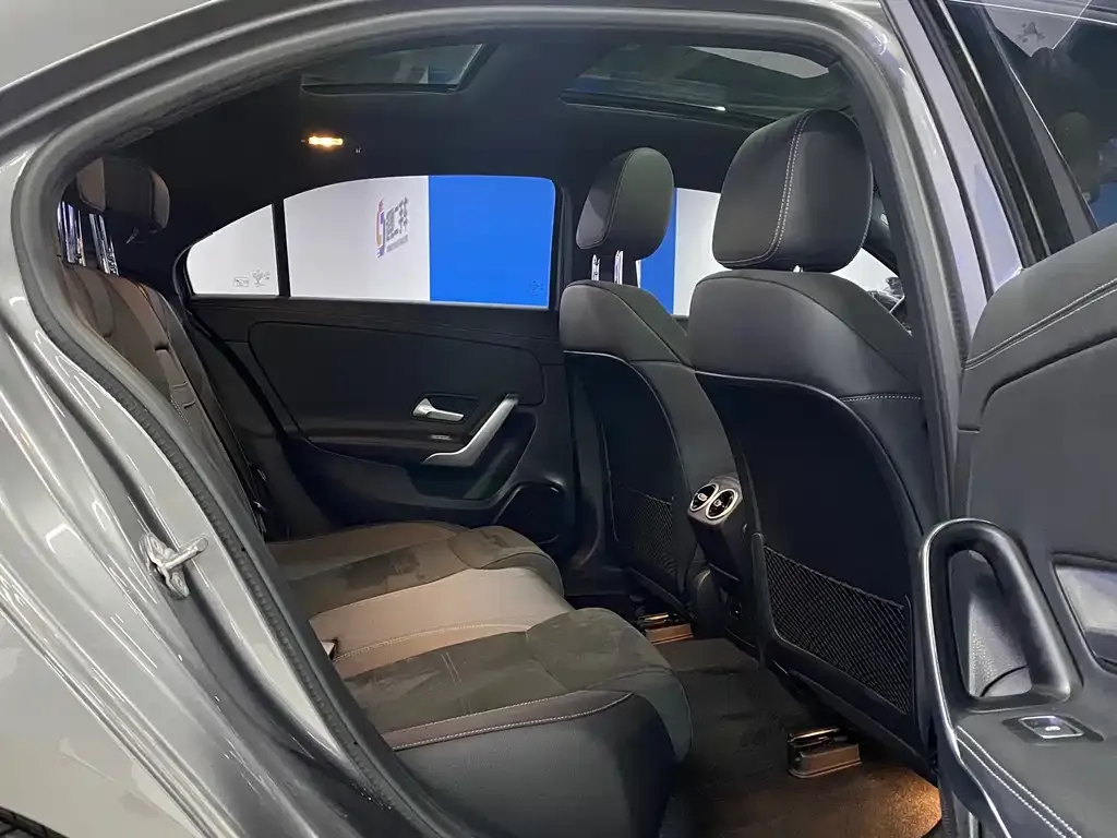 Mercedes-Benz A-Class 2023 из CN, фото 10