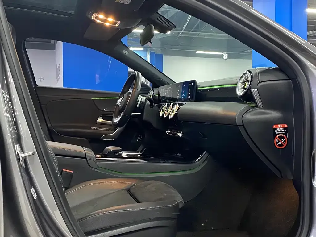 Mercedes-Benz A-Class 2023 из CN, фото 9