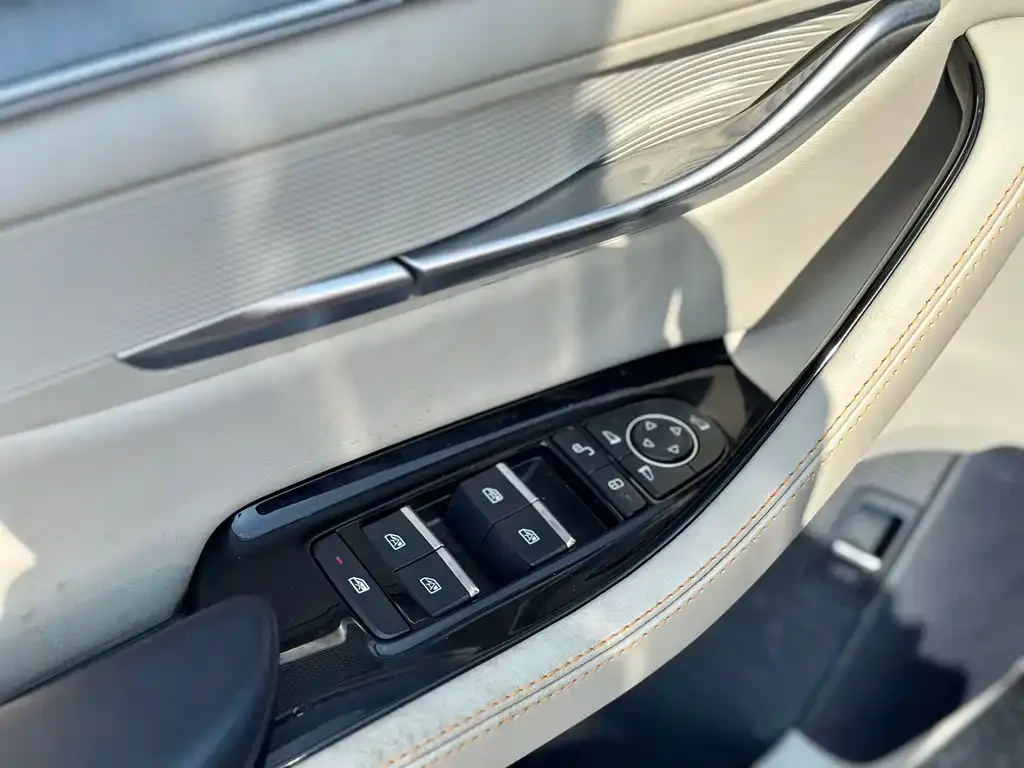 BYD PLUS New Energy — фото 9