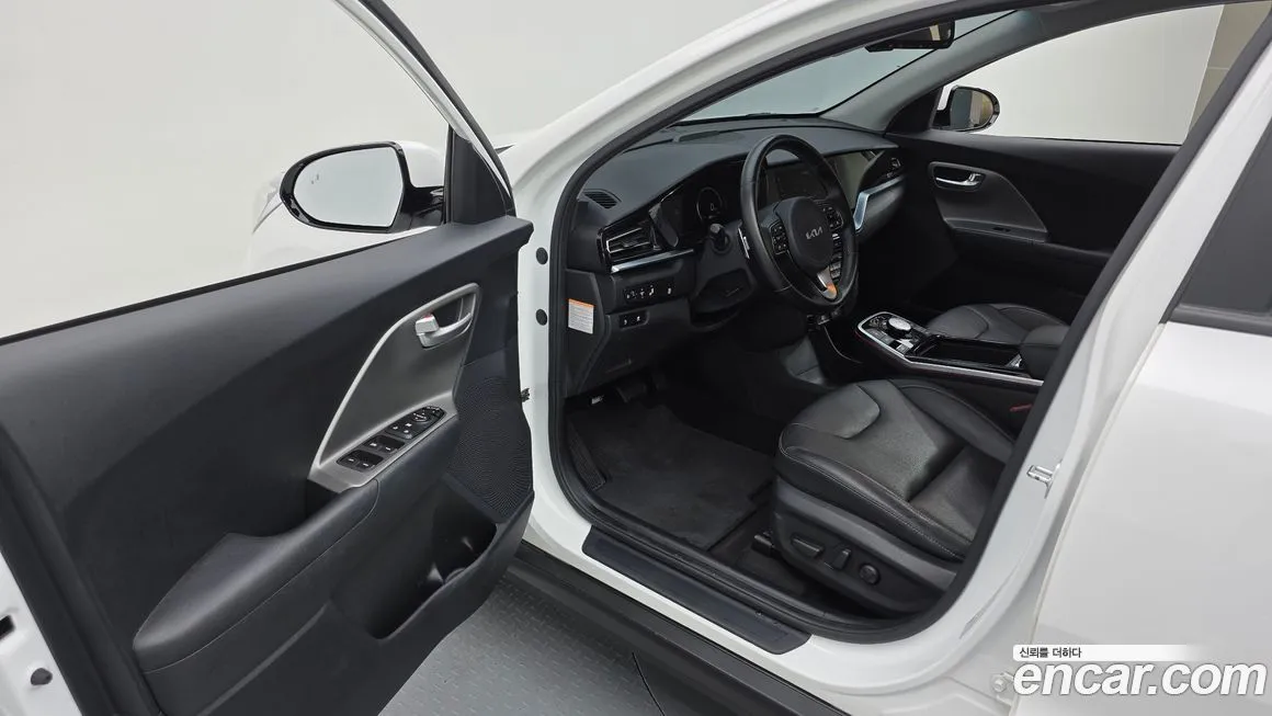 Kia Niro — фото 10