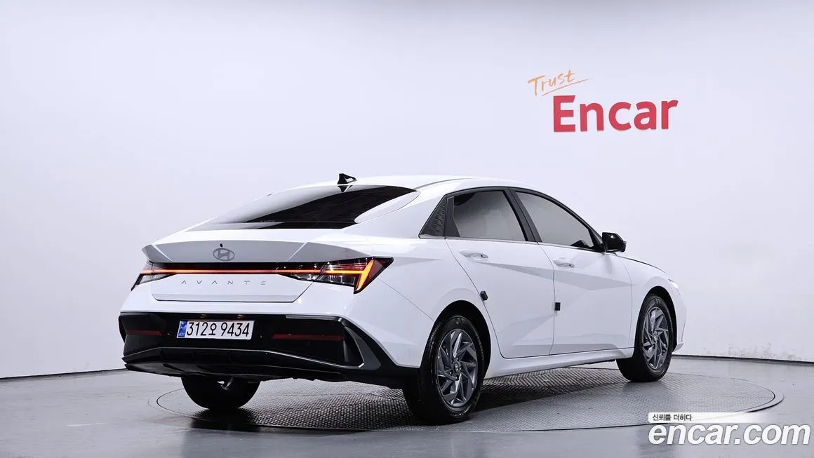 Hyundai AVANTE — фото 2