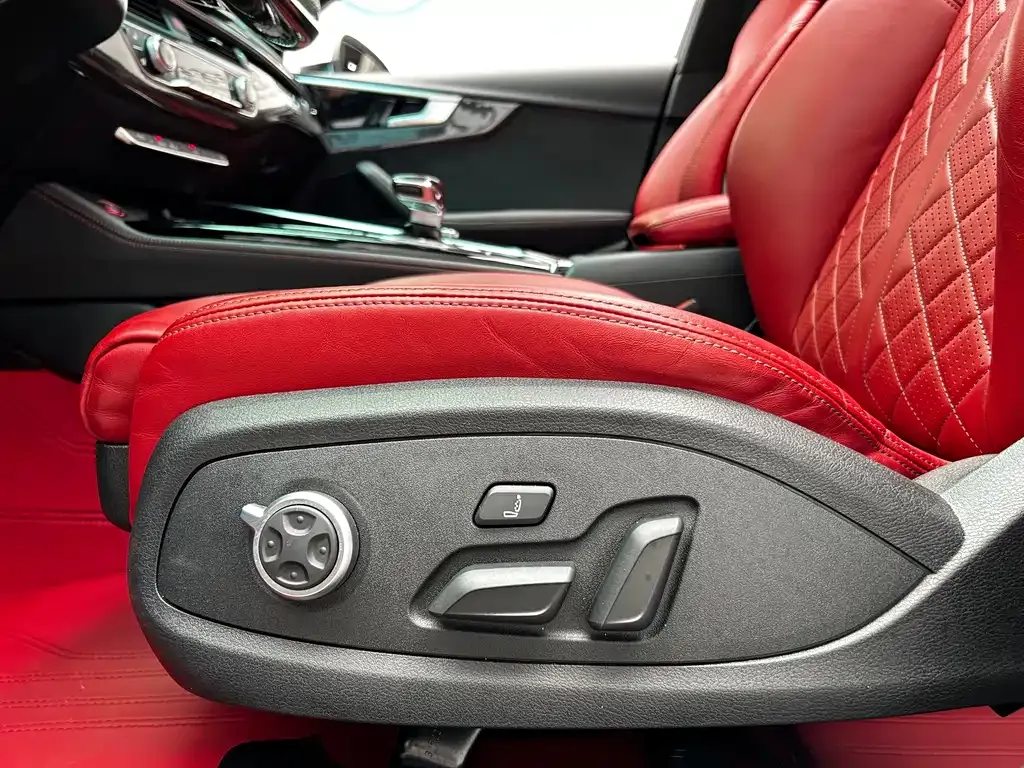Audi S4 2023 из CN, фото 5