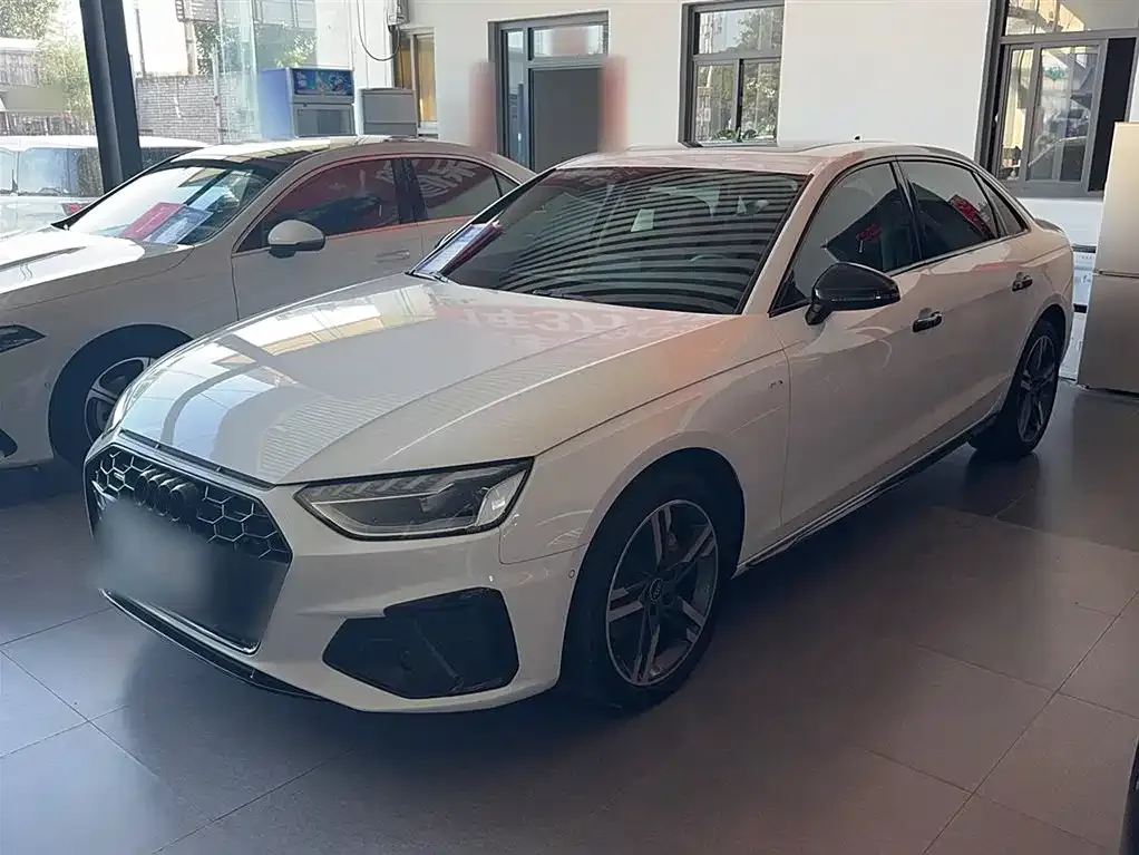 Audi A4L 2023 из CN, фото 1