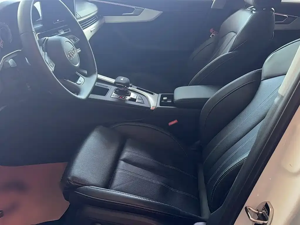 Audi A4L 2023 из CN, фото 10