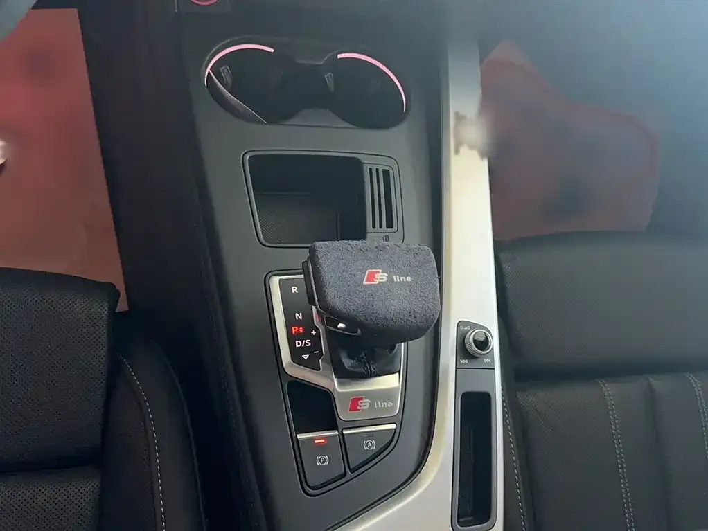 Audi A4L 2023 из CN, фото 5