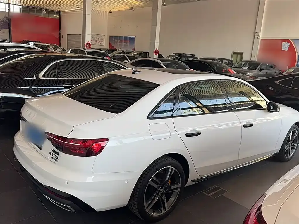 Audi A4L 2023 из CN, фото 9