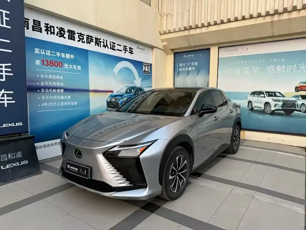Lexus RZ — фото 1