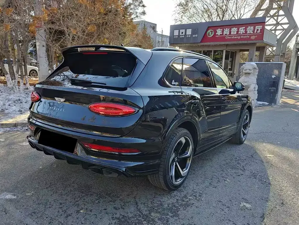 Bentley Bentayga 2022 из CN, фото 2
