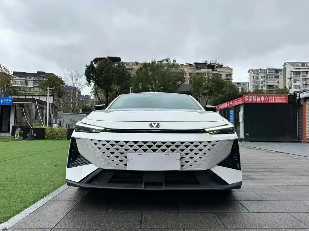 Changan UNI-V 2024 из CN, фото 2