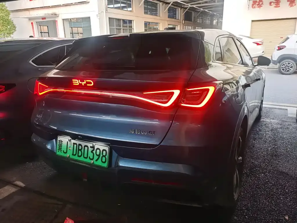 BYD Seal 06GT — фото 10