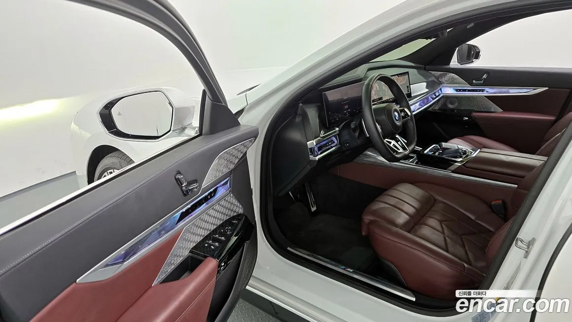 BMW i7 — фото 10