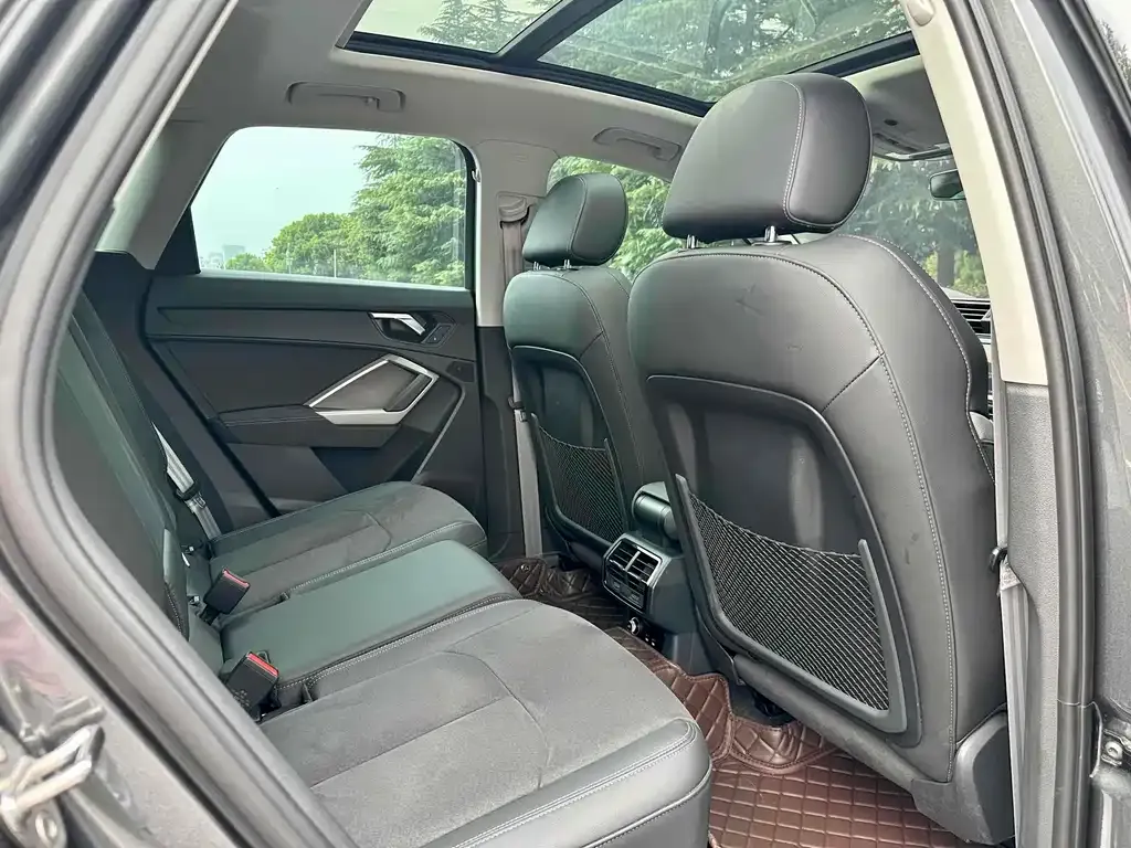 Audi Q3 2023 из CN, фото 10