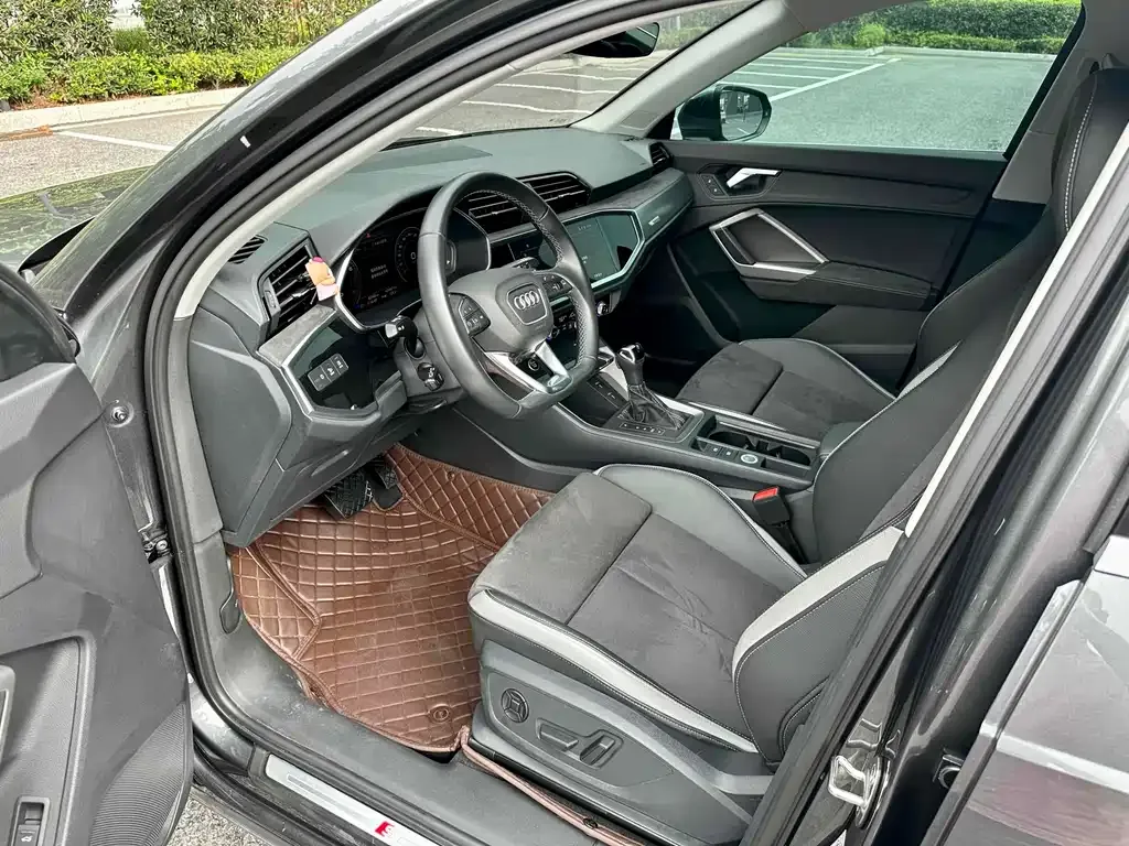 Audi Q3 2023 из CN, фото 7