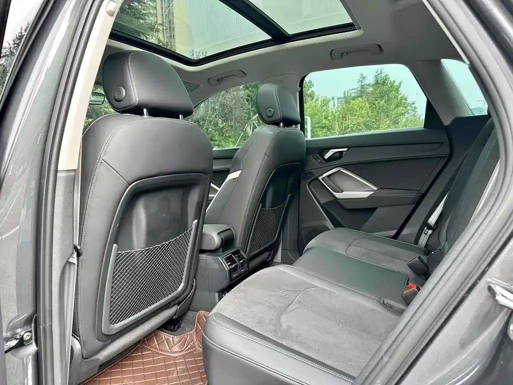Audi Q3 2023 из CN, фото 8