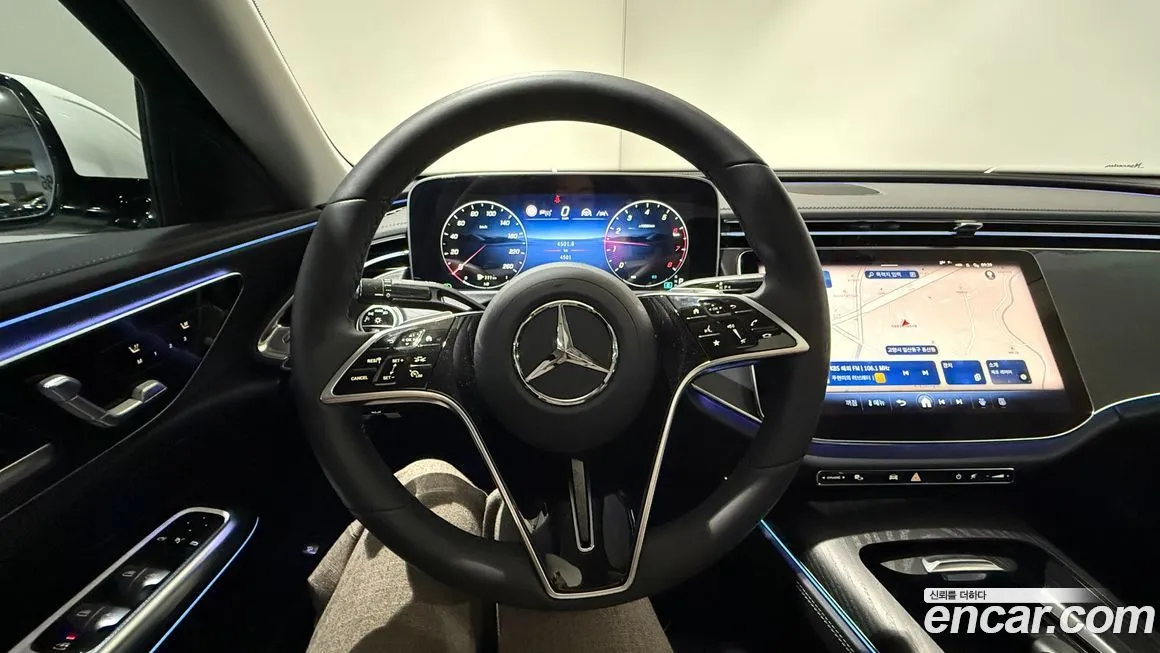 Mercedes-Benz E-Class — фото 10
