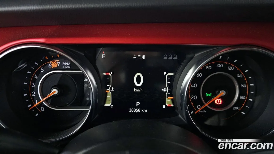 Jeep Wrangler 2023 из KR, фото 8