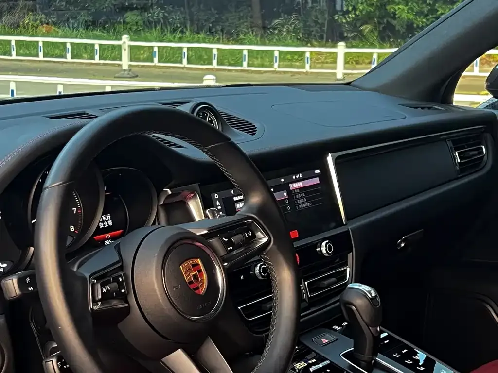 Porsche Macan 2024 из CN, фото 3