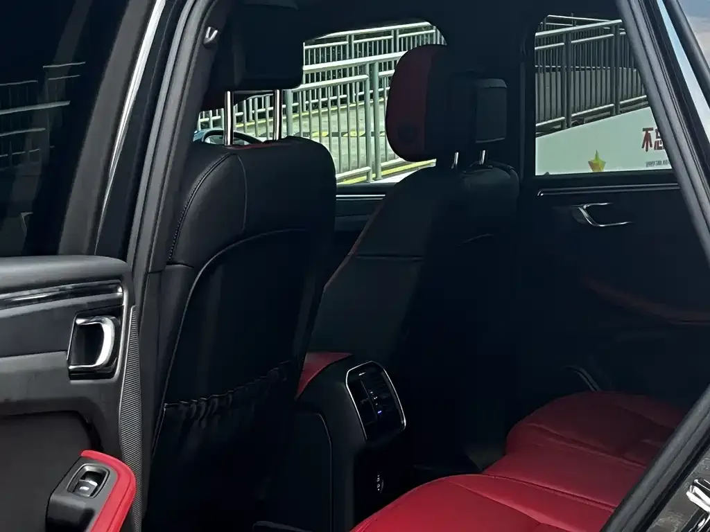 Porsche Macan 2024 из CN, фото 7