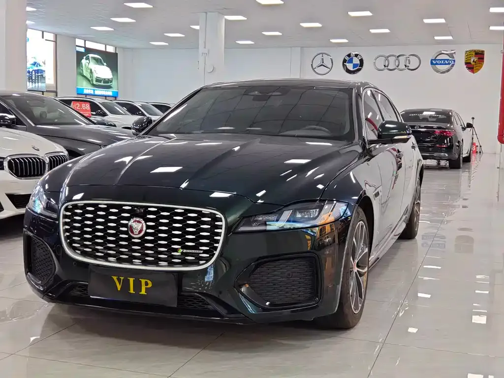 Jaguar XFL — фото 1