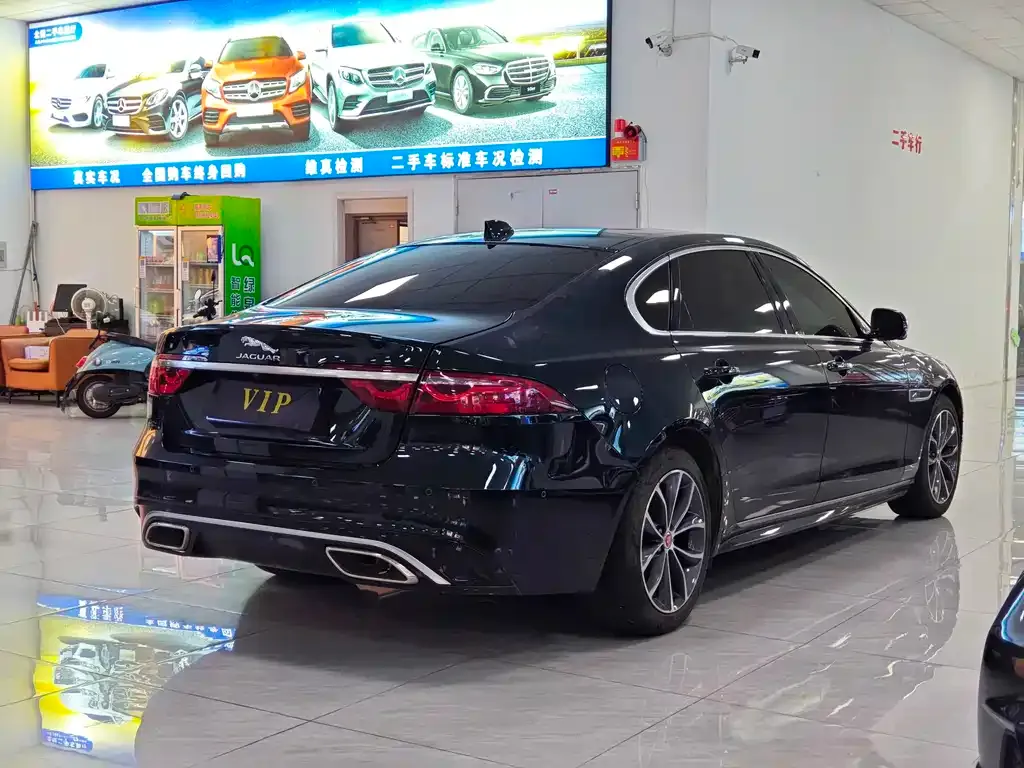 Jaguar XFL — фото 10