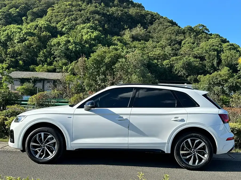 Audi Q5L — фото 3