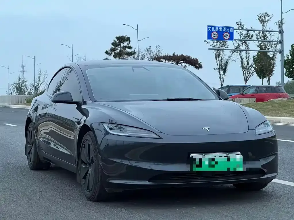 Tesla Model 3 — фото 3