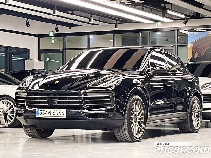 Porsche Cayenne — фото 1