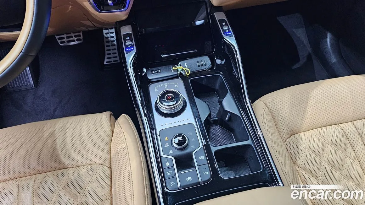Kia Sorento — фото 9