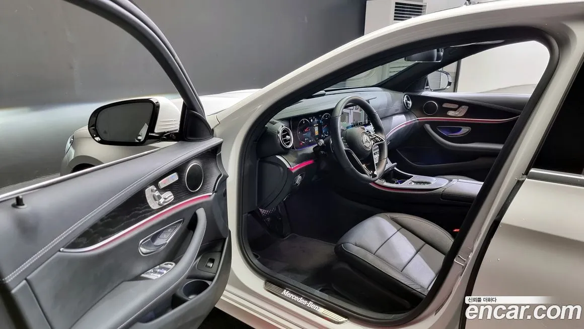 Mercedes-Benz E-Class — фото 10