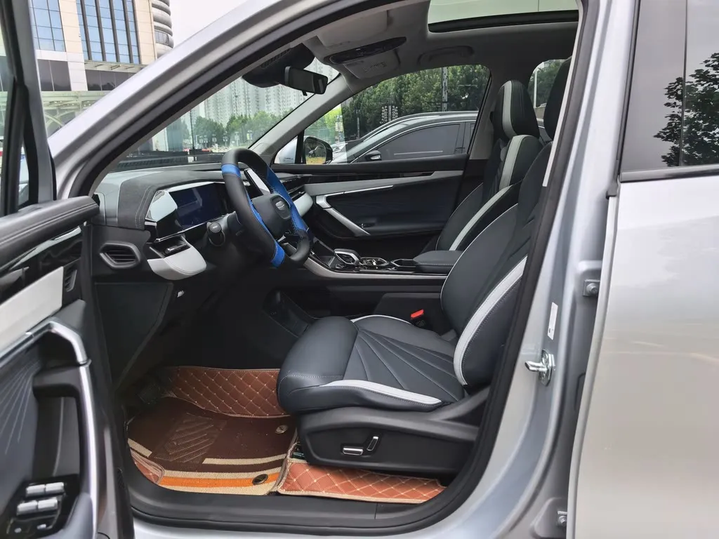 Geely Boyue L 2024 из CN, фото 4