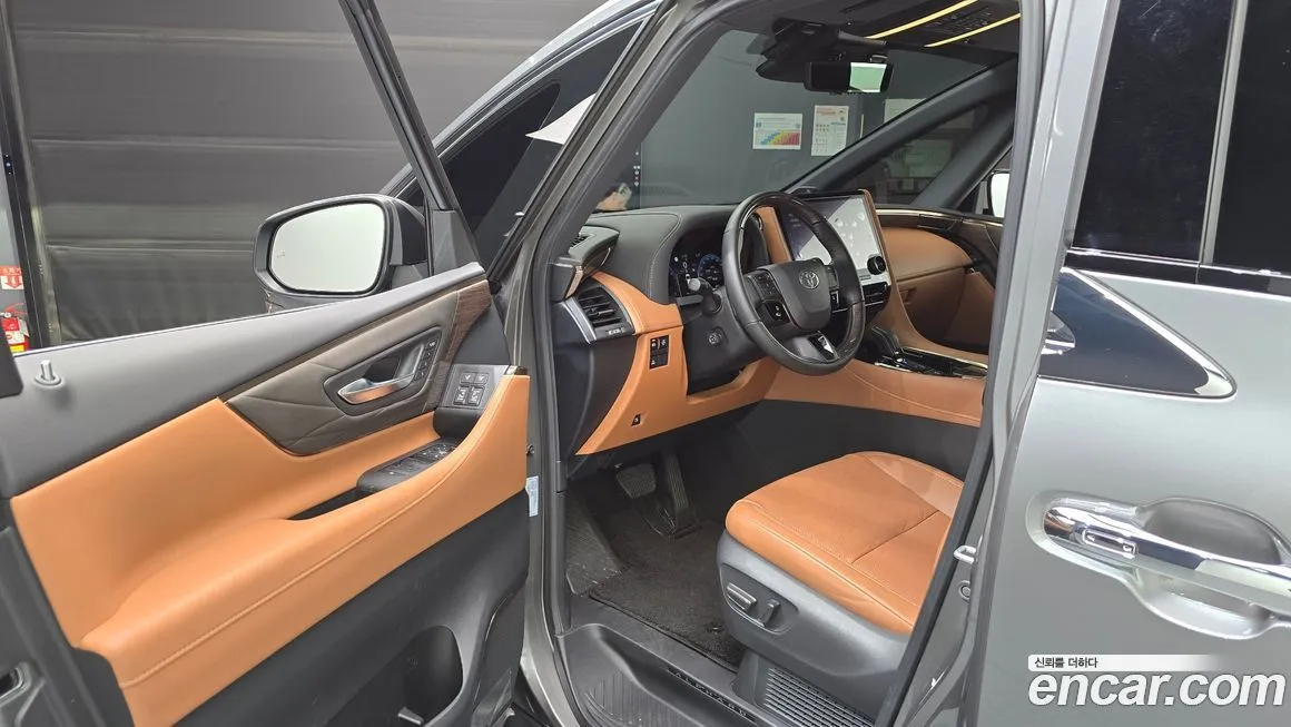 Toyota Alphard — фото 10